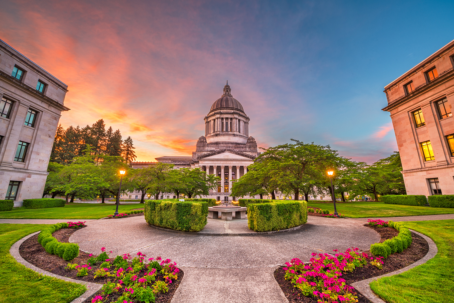 An image of the WA State capitol building in Olympia WA at dusk.