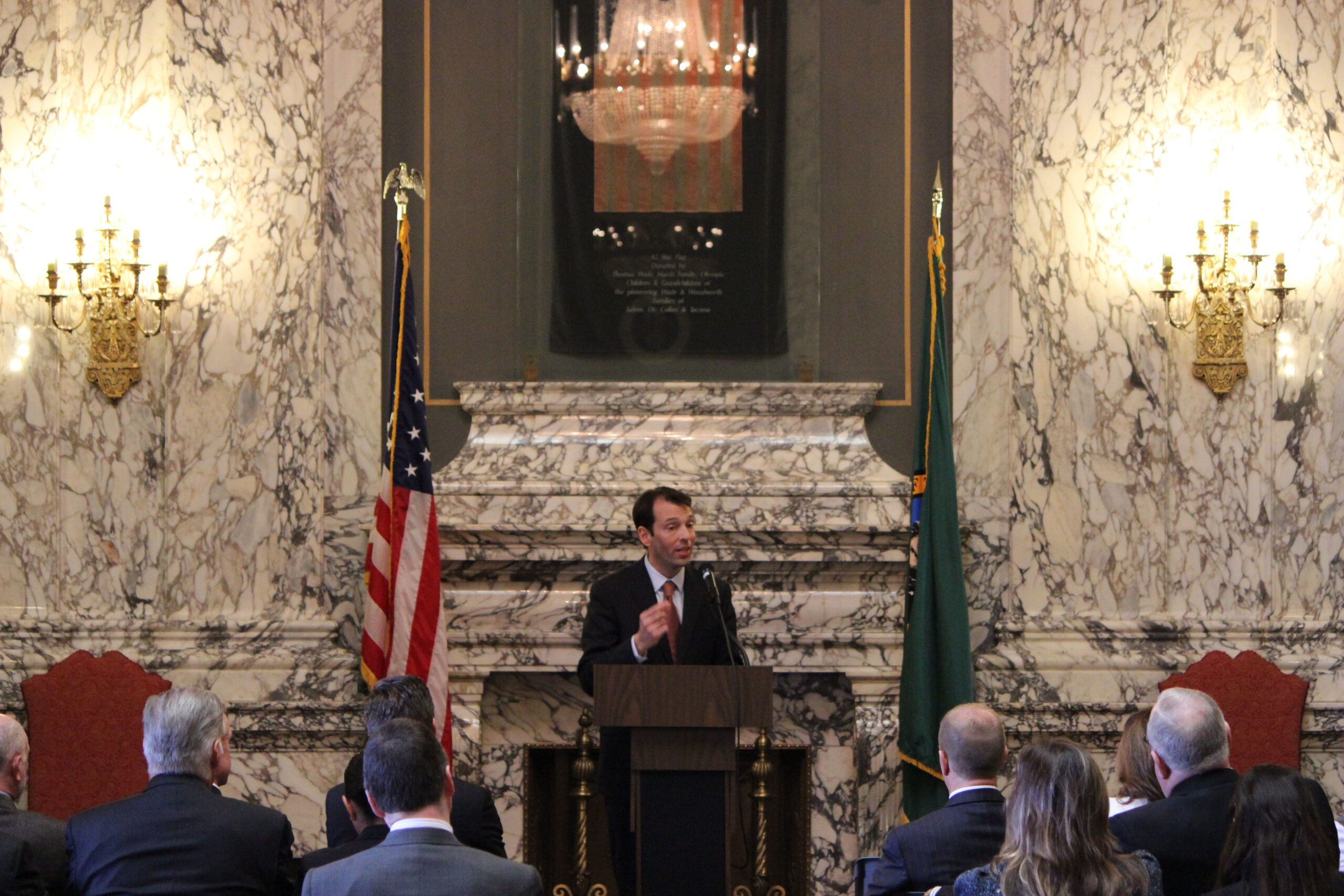 Senator Andy Billig of Spokane meets with the Spokane Regional Fly-In delegation in the historic State Reception Room.
