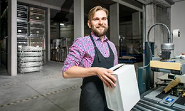 Packer on the packaging line